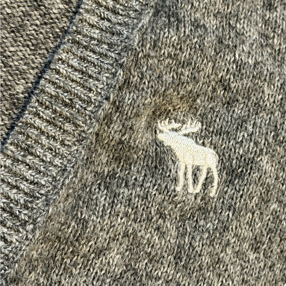 Abercrombie & Fitch Heather Gray with silver Cardigan Sweater kids size XL - Picture 5 of 6